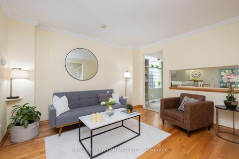 Photo 10 at 264 Erskine Avenue, Mount Pleasant East, Toronto
