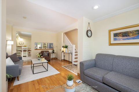 Photo 14 at 264 Erskine Avenue, Mount Pleasant East, Toronto