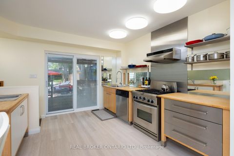 Photo 16 at 264 Erskine Avenue, Mount Pleasant East, Toronto