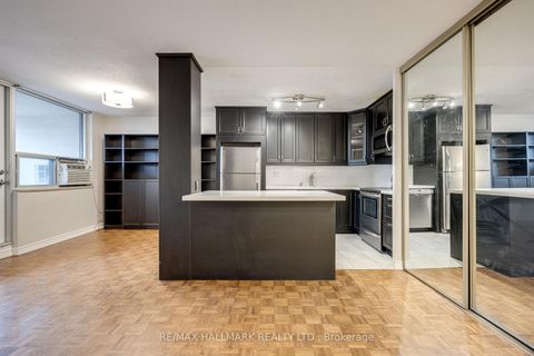 Photo 3 at 1715 - 40 Homewood Avenue, South St. James Town, Toronto