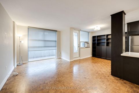 Photo 12 at 1715 - 40 Homewood Avenue, South St. James Town, Toronto