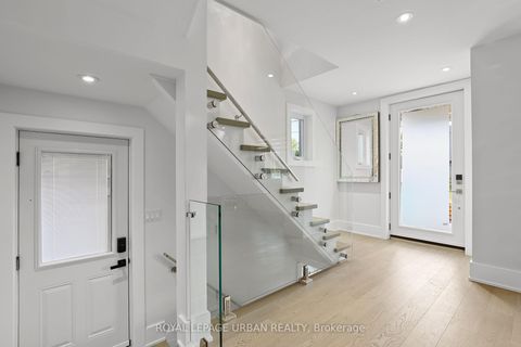 Photo 4 at 182 Parkview Hill Crescent, Parkview, Toronto