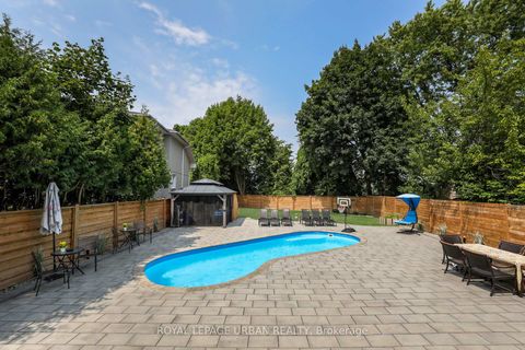 Photo 41 at 182 Parkview Hill Crescent, Parkview, Toronto