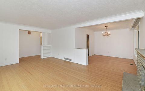 Photo 2 at 3 Kellogg Street, Queensway, Toronto