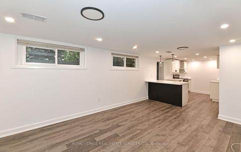 Photo 21 at 3 Kellogg Street, Queensway, Toronto
