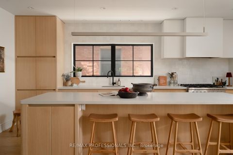 Photo 5 at 286 Wright Avenue, Swansea, Toronto