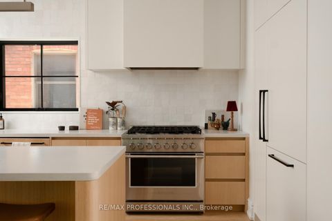 Photo 7 at 286 Wright Avenue, Swansea, Toronto