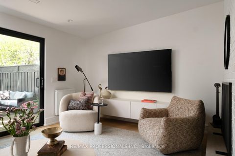 Photo 16 at 286 Wright Avenue, Swansea, Toronto