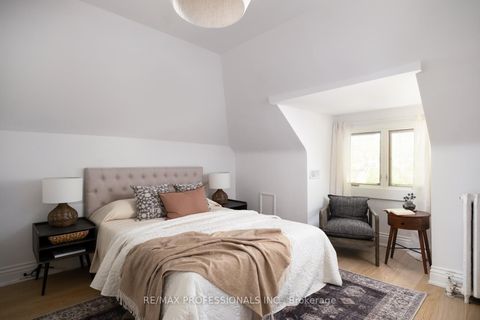Photo 37 at 286 Wright Avenue, Swansea, Toronto