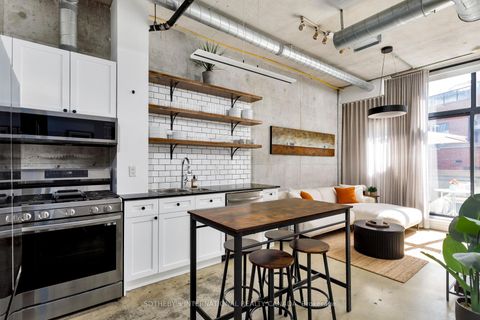 Photo 4 at 402 - 369 Sorauren Avenue, Roncesvalles, Toronto