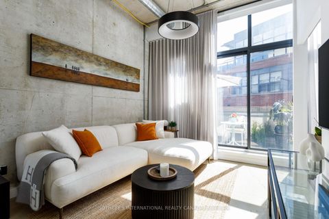 Photo 11 at 402 - 369 Sorauren Avenue, Roncesvalles, Toronto