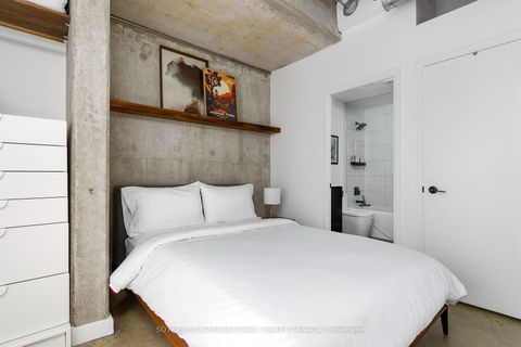 Photo 18 at 402 - 369 Sorauren Avenue, Roncesvalles, Toronto
