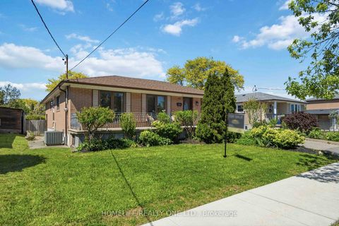 Photo 1 at 40 Wheatsheaf Crescent, Black Creek, Toronto