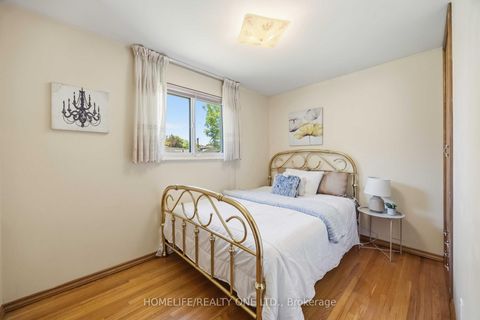 Photo 13 at 40 Wheatsheaf Crescent, Black Creek, Toronto