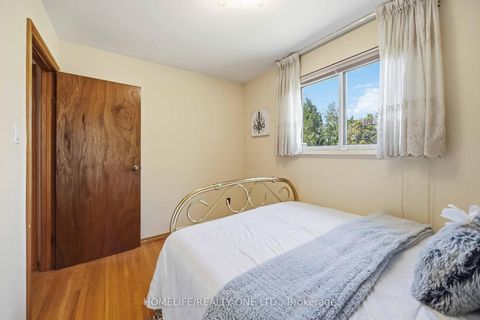 Photo 15 at 40 Wheatsheaf Crescent, Black Creek, Toronto