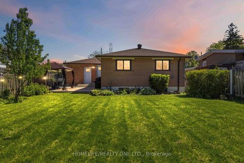 Photo 26 at 40 Wheatsheaf Crescent, Black Creek, Toronto