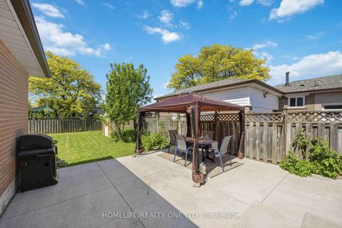 Photo 28 at 40 Wheatsheaf Crescent, Black Creek, Toronto