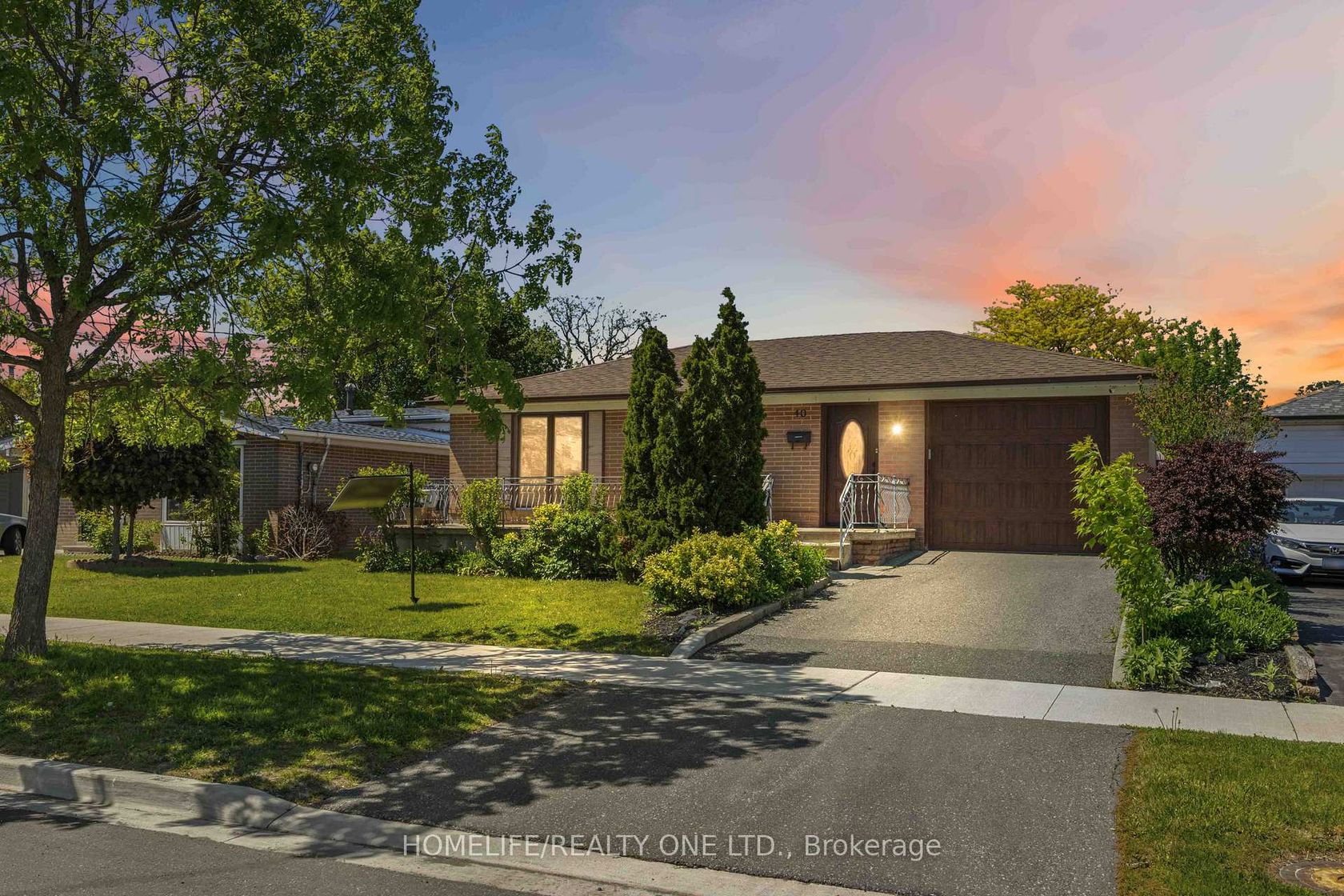 40 Wheatsheaf Crescent, Black Creek, Toronto 