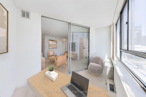 Photo 10 at 906 - 270 Queens Quay W, Waterfront Communities C1, Toronto