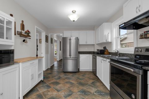 Photo 3 at 45 Ward Drive, Painswick North, Barrie