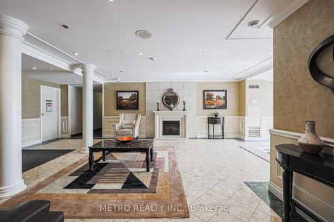 Photo 3 at 706 - 30 Harding Boulevard, Harding, Richmond Hill