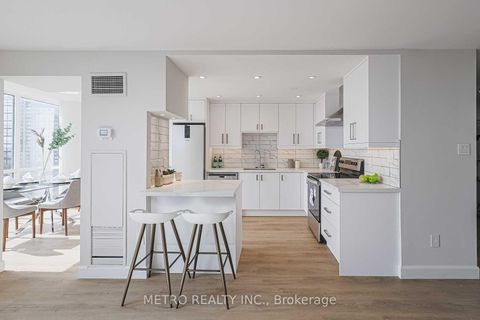 Photo 5 at 706 - 30 Harding Boulevard, Harding, Richmond Hill