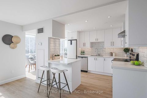 Photo 7 at 706 - 30 Harding Boulevard, Harding, Richmond Hill