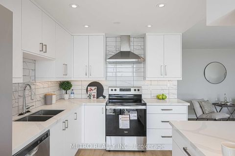 Photo 9 at 706 - 30 Harding Boulevard, Harding, Richmond Hill