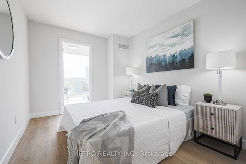 Photo 15 at 706 - 30 Harding Boulevard, Harding, Richmond Hill