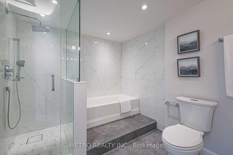 Photo 22 at 706 - 30 Harding Boulevard, Harding, Richmond Hill