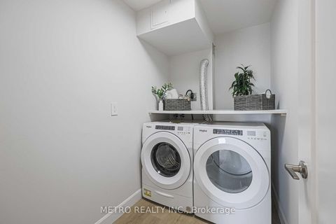 Photo 24 at 706 - 30 Harding Boulevard, Harding, Richmond Hill