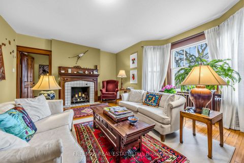 Photo 4 at 129 Indian Road, Swansea, Toronto