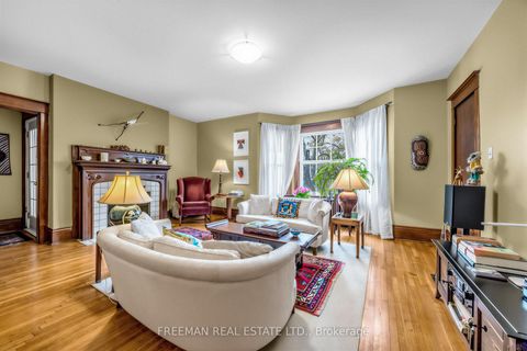 Photo 5 at 129 Indian Road, Swansea, Toronto