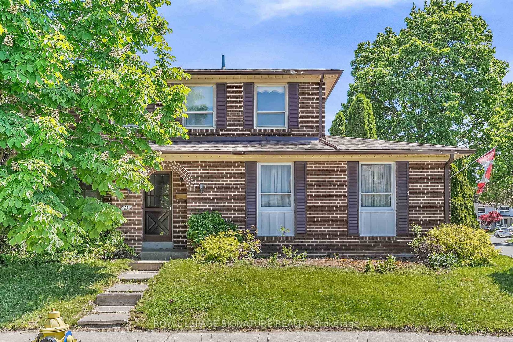 9 Mollard Road, Agincourt North, Toronto photo 2