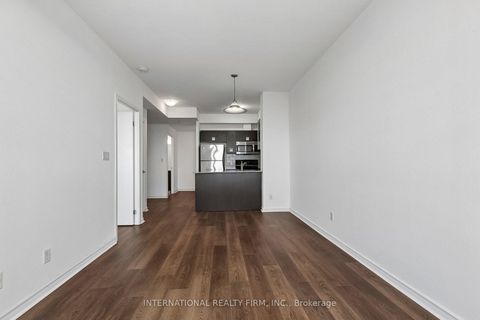 Photo 13 at 1011 - 3391 Bloor Street W, City Centre West, Toronto
