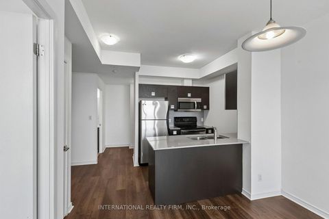Photo 14 at 1011 - 3391 Bloor Street W, City Centre West, Toronto