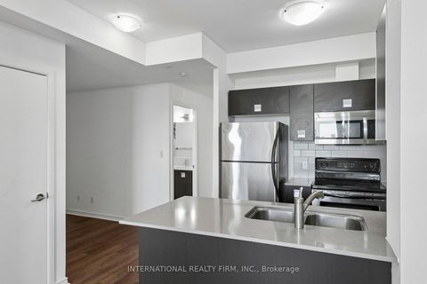 Photo 17 at 1011 - 3391 Bloor Street W, City Centre West, Toronto
