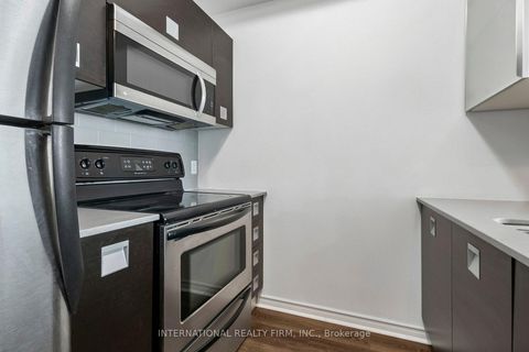 Photo 20 at 1011 - 3391 Bloor Street W, City Centre West, Toronto