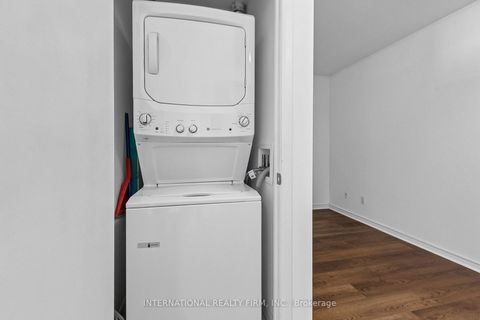 Photo 26 at 1011 - 3391 Bloor Street W, City Centre West, Toronto