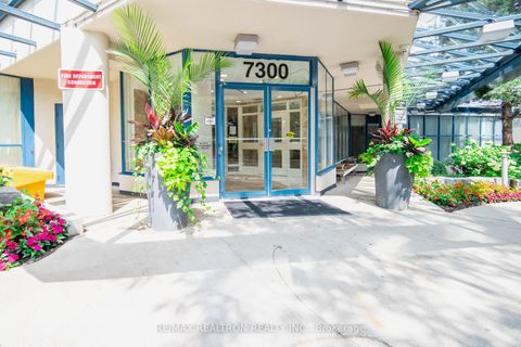 Photo 2 at 210 - 7300 Yonge Street, Yorkhill, Vaughan