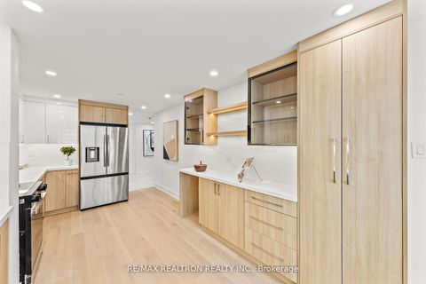 Photo 12 at 210 - 7300 Yonge Street, Yorkhill, Vaughan