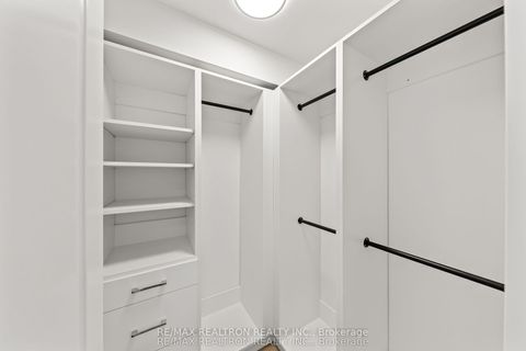 Photo 18 at 210 - 7300 Yonge Street, Yorkhill, Vaughan