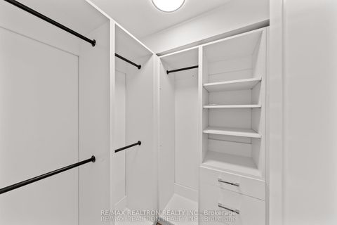 Photo 19 at 210 - 7300 Yonge Street, Yorkhill, Vaughan