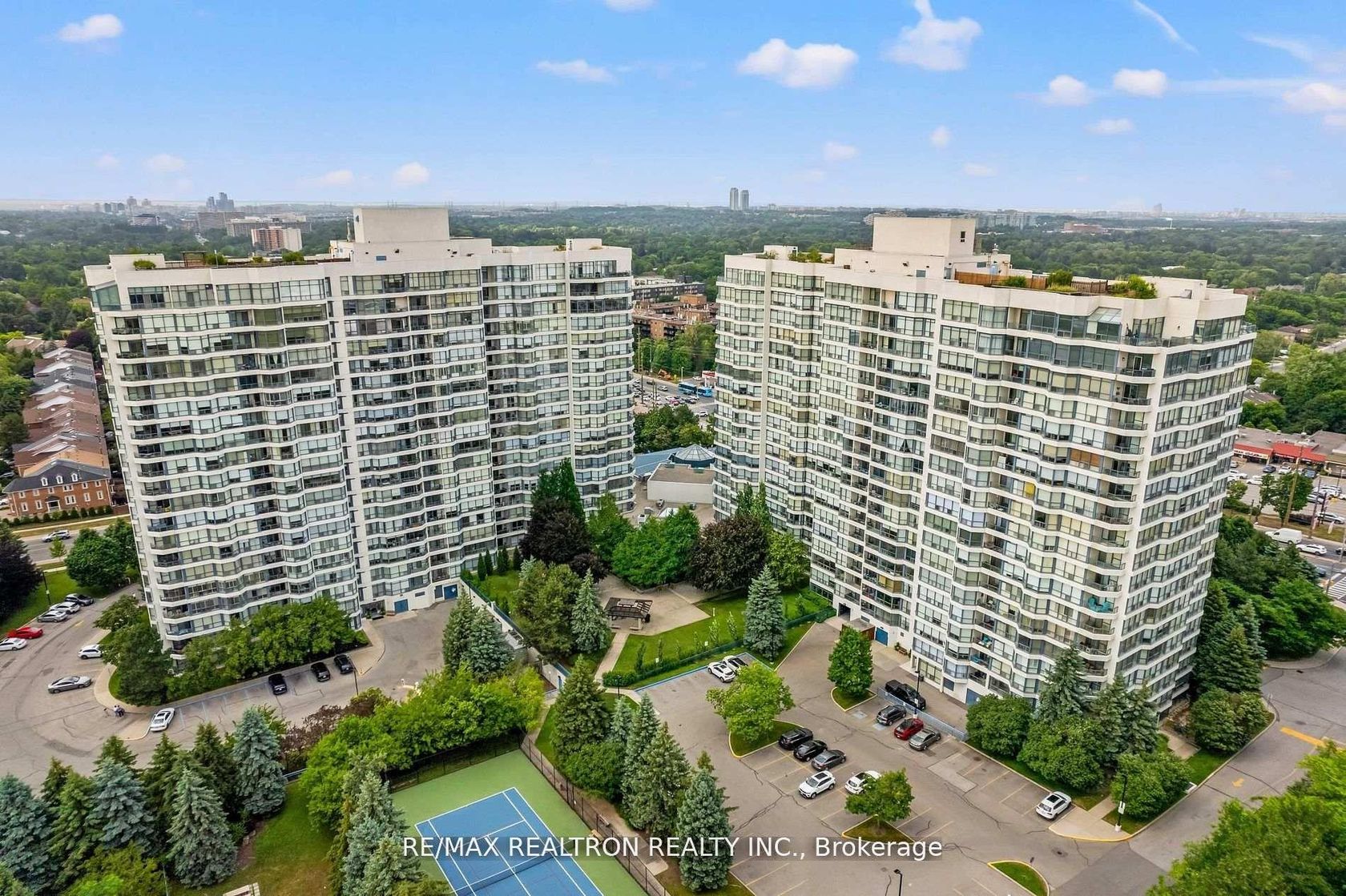 210 - 7300 Yonge Street, Yorkhill, Vaughan photo number 2