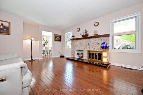 Photo 9 at 48 Haskell Crescent, Aurora Highlands, Aurora