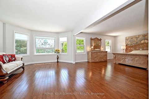 Photo 11 at 48 Haskell Crescent, Aurora Highlands, Aurora