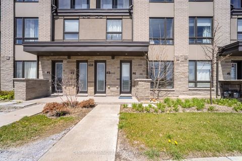 Photo 4 at 4 - 624 Rexdale Boulevard, Clairville, Toronto