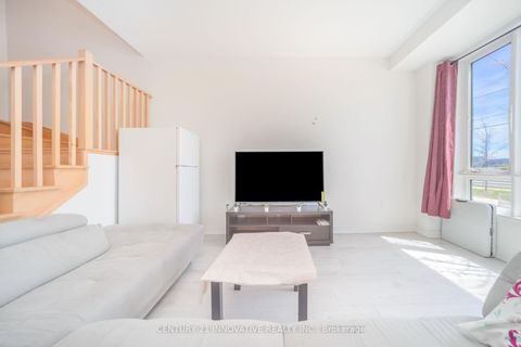 Photo 7 at 4 - 624 Rexdale Boulevard, Clairville, Toronto