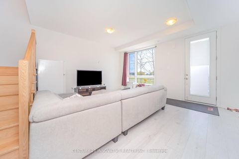 Photo 8 at 4 - 624 Rexdale Boulevard, Clairville, Toronto