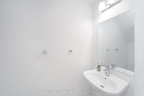 Photo 16 at 4 - 624 Rexdale Boulevard, Clairville, Toronto